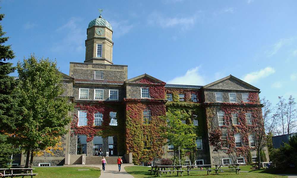دانشگاه دالهاوزی کانادا